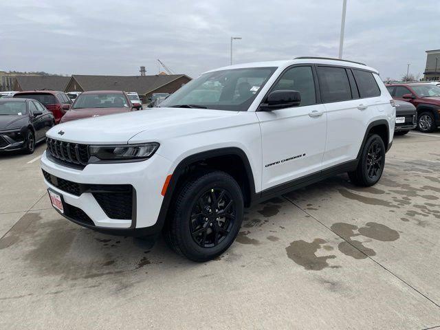 2026 Jeep Grand Cherokee Altitude 4x4 for sale in Urbandale, IA