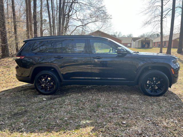 2026 Jeep Grand Cherokee GRAND CHEROKEE L LAREDO ALTITUDE 4X4