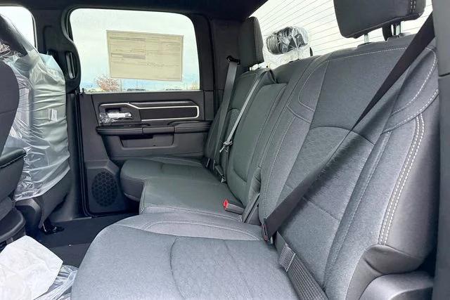 2026 Ram 2500 Big Horn Crew Cab 4x4 64 Box