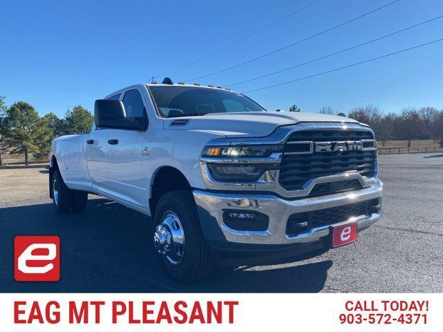 2026 RAM Ram 3500 RAM 3500 TRADESMAN CREW CAB 4X4 8 BOX