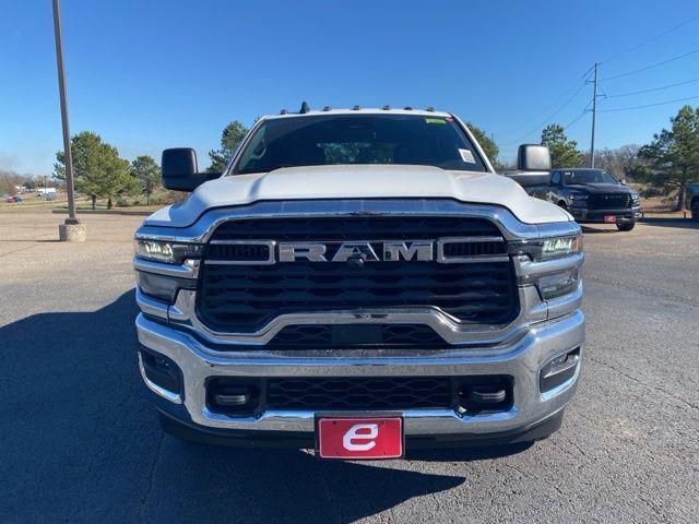 2026 RAM Ram 3500 RAM 3500 TRADESMAN CREW CAB 4X4 8 BOX