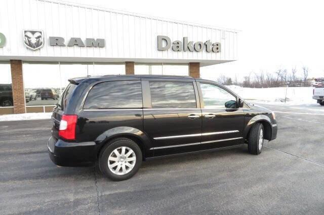 2016 Chrysler Town and Country Touring