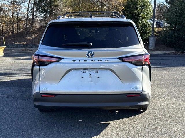 2021 Toyota Sienna LE