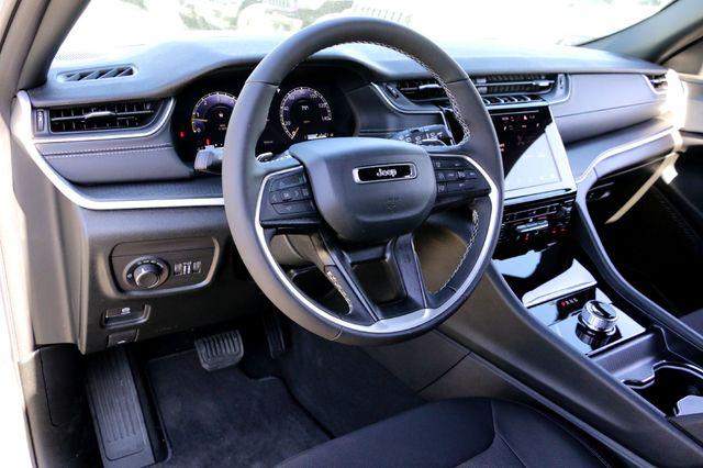 2025 Jeep Grand Cherokee Laredo X 4x2