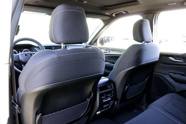 2025 Jeep Grand Cherokee Laredo X 4x2