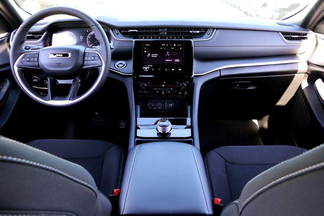 2025 Jeep Grand Cherokee Laredo X 4x2