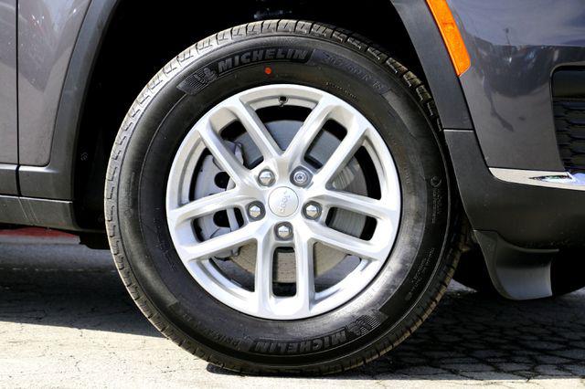 2025 Jeep Grand Cherokee L Laredo X 4x2