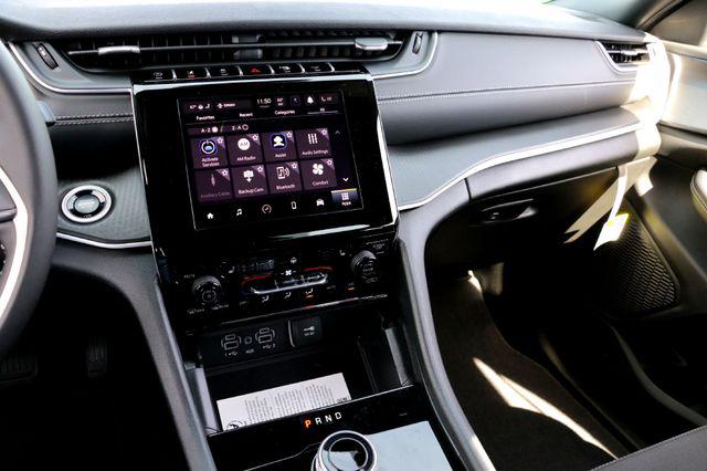 2025 Jeep Grand Cherokee L Laredo X 4x2