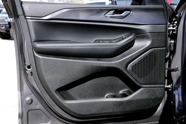 2025 Jeep Grand Cherokee L Laredo X 4x2