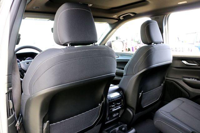 2025 Jeep Grand Cherokee L Laredo X 4x2
