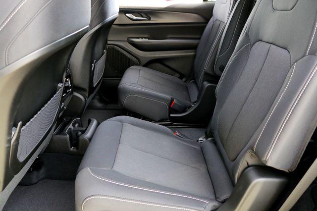 2025 Jeep Grand Cherokee L Laredo X 4x2