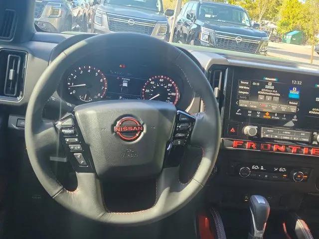2025 Nissan Frontier Crew Cab Long Bed PRO-4X 4x4