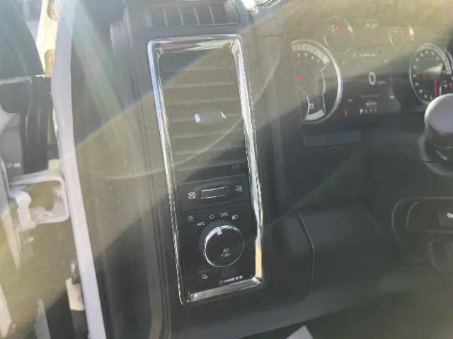 2017 Ram 1500 Laramie Crew Cab 4x2 5'7" Box