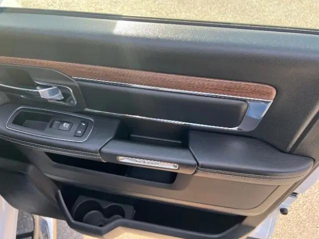 2017 Ram 1500 Laramie Crew Cab 4x2 5'7" Box