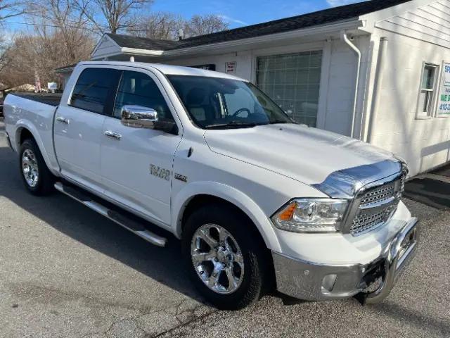 2017 Ram 1500 Laramie Crew Cab 4x2 5'7" Box