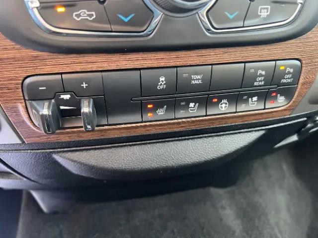 2017 Ram 1500 Laramie Crew Cab 4x2 5'7" Box