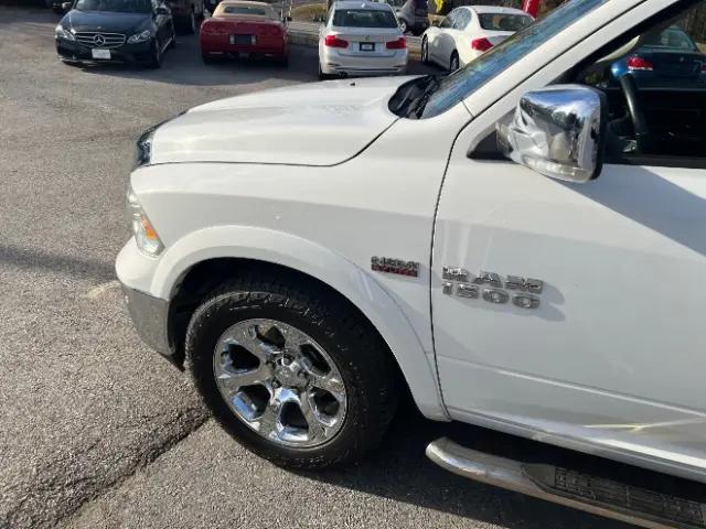 2017 Ram 1500 Laramie Crew Cab 4x2 5'7" Box