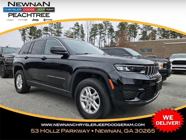 2023 Jeep Grand Cherokee Laredo 4x2