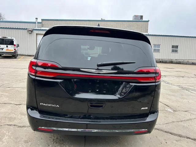 2026 Chrysler Pacifica Select AWD