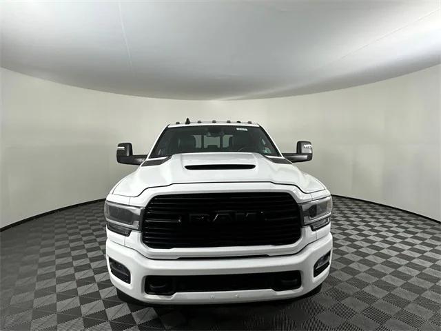 2024 RAM 3500 Laramie Crew Cab 4x4 8 Box