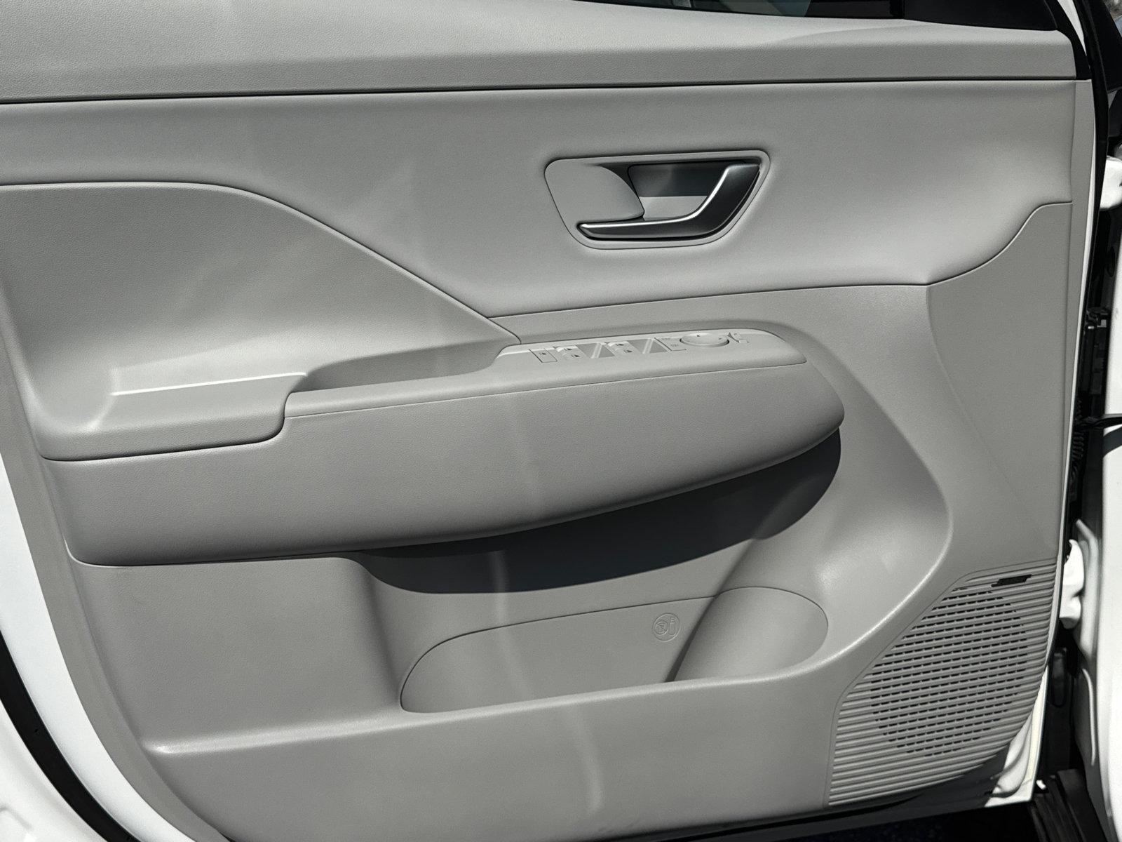 2026 Hyundai Kona Limited - Photo 10