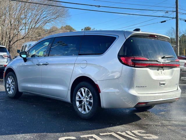 2026 Chrysler Pacifica Select AWD