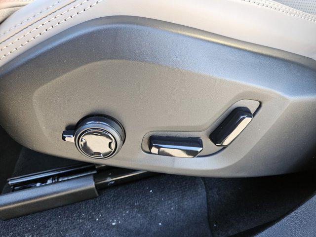 2026 Volvo XC90 Ultra Dark Theme, B6 AWD Gas (mild hybrid), Gasoline, 7 Seats