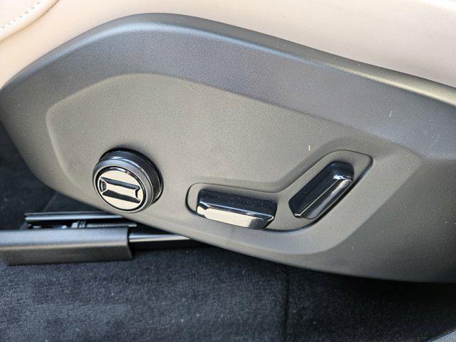 2026 Volvo XC90 Plus, B6 AWD Gas (mild hybrid), Gasoline, Bright, 6 Seats