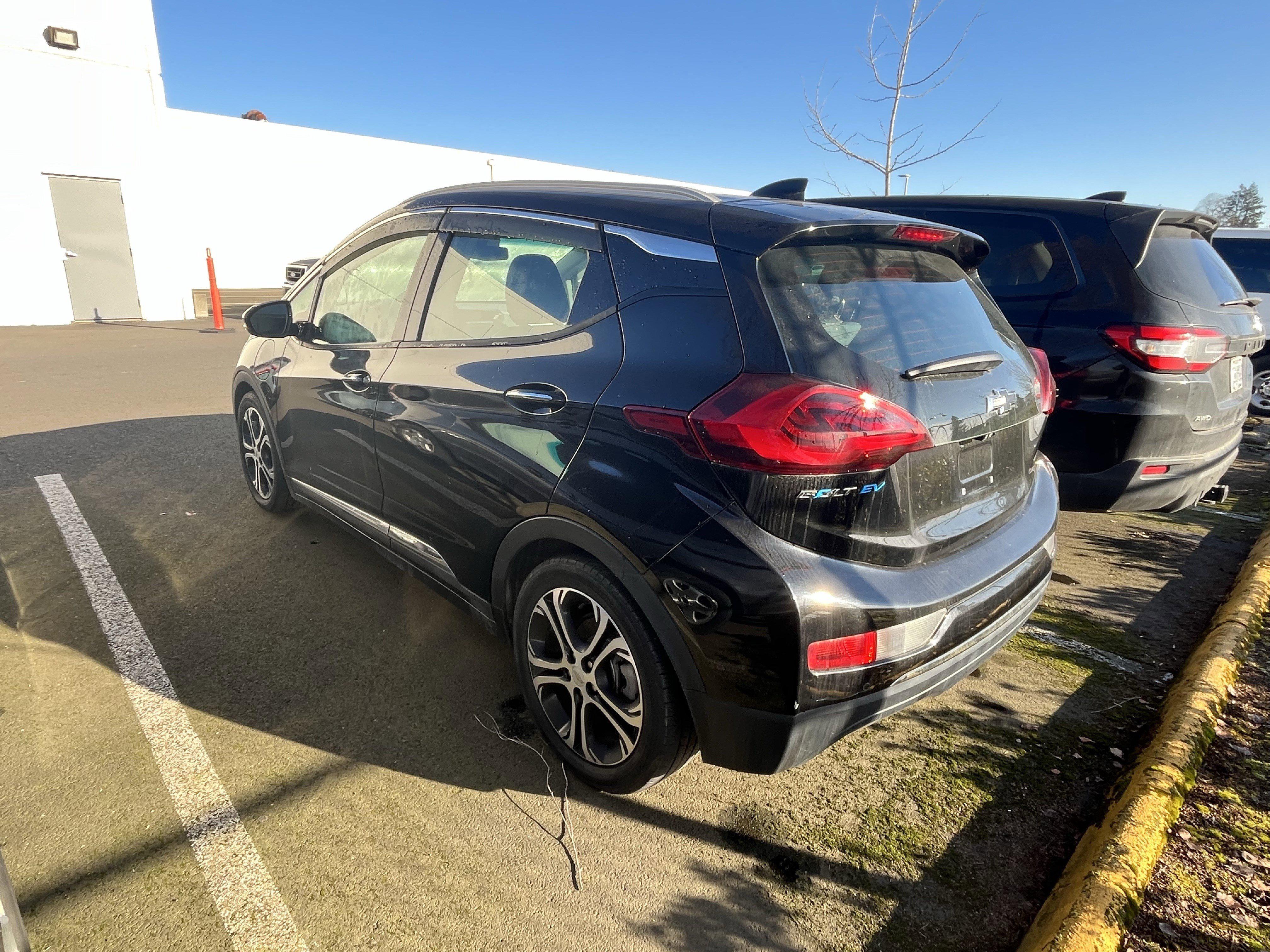Used 2017 Chevrolet Bolt EV Premier with VIN 1G1FX6S08H4157164 for sale in Hillsboro, OR