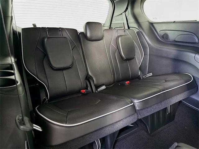 2026 Chrysler Pacifica Limited AWD