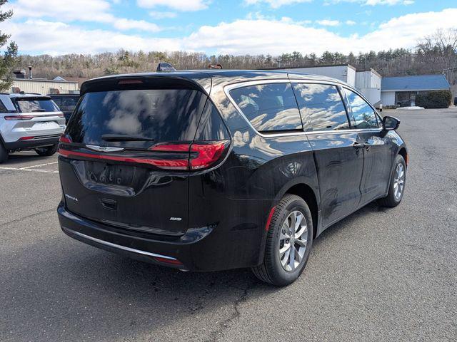 2026 Chrysler Pacifica Select AWD