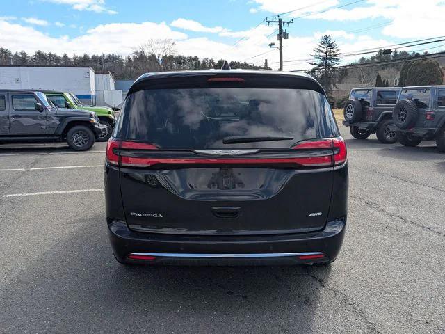 2026 Chrysler Pacifica Select AWD