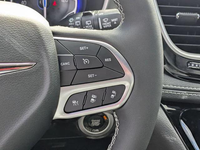 2026 Chrysler Pacifica Select AWD