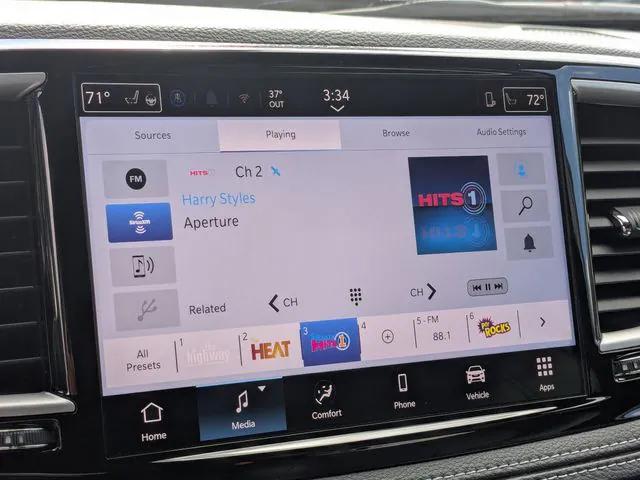 2026 Chrysler Pacifica Select AWD