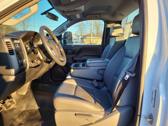 2020 Chevrolet Silverado 6500HD 1WT