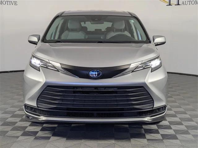 2021 Toyota Sienna LE