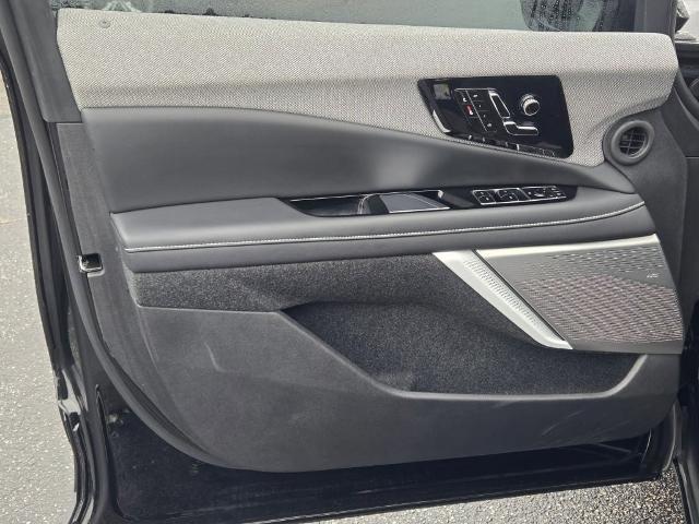 2025 Cadillac iQ Luxury 1 AWD