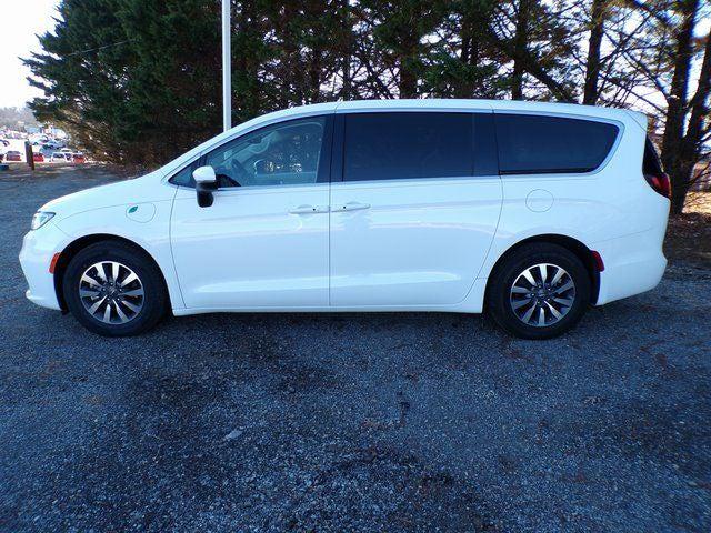 2023 Chrysler Pacifica Hybrid Touring L