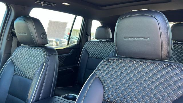 2024 GMC Acadia AWD Denali