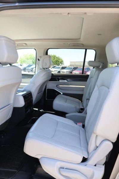 2022 Jeep Wagoneer Series III 4x4