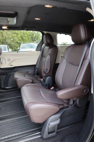 2021 Toyota Sienna Platinum