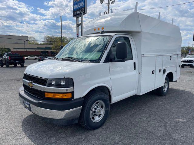 2025 Chevrolet Express Cutaway Work Van