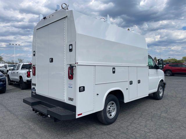 2025 Chevrolet Express Cutaway Work Van