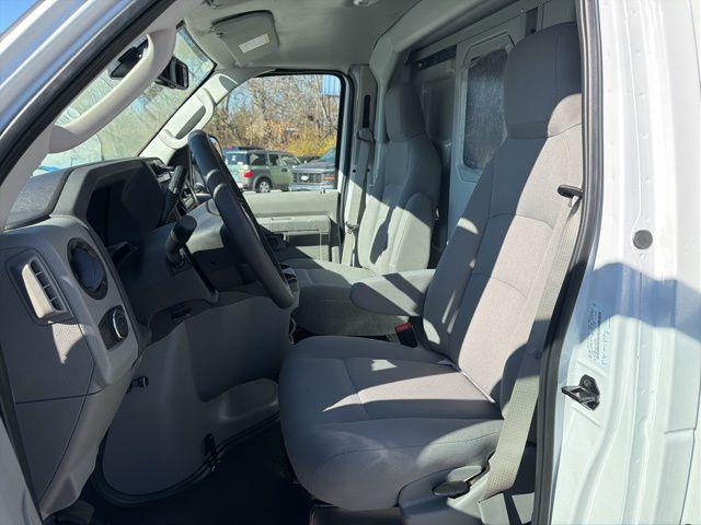 2026 Ford E-350 Cutaway Base