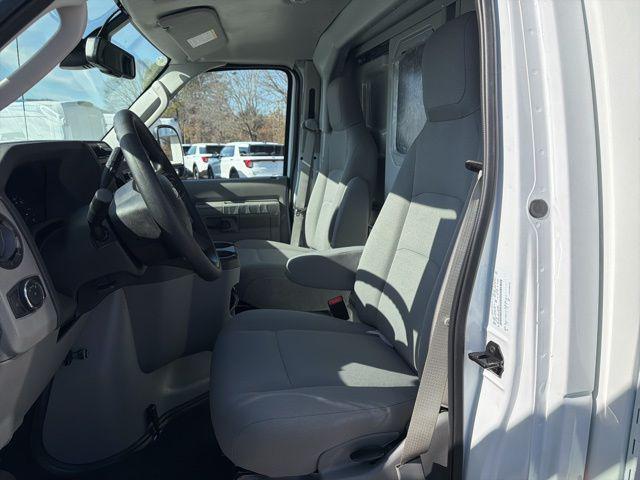 2026 Ford E-350 Cutaway Base