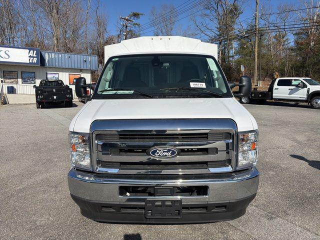 2026 Ford E-350 Cutaway Base