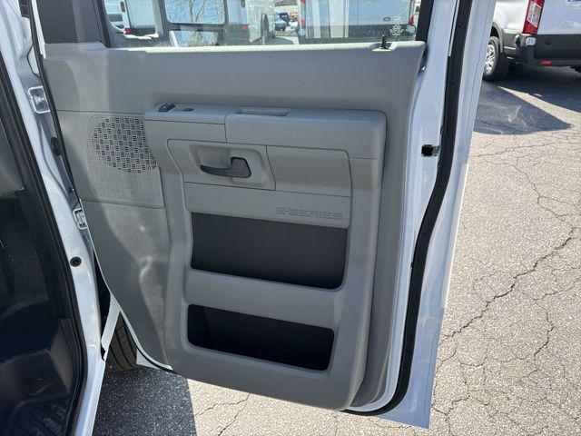 2026 Ford E-350 Cutaway Base