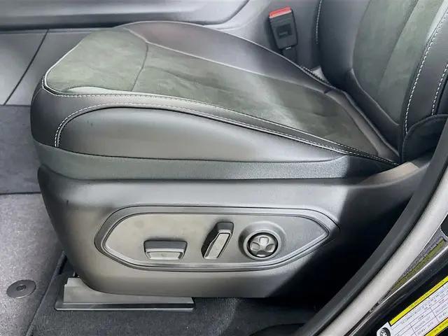 2025 Jeep Grand Cherokee L Altitude 4x4