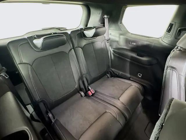 2025 Jeep Grand Cherokee L Altitude 4x4