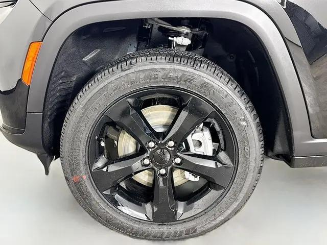 2025 Jeep Grand Cherokee L Altitude 4x4